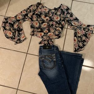 Bundle Miss me Jeans size 25 and Forever 21 top